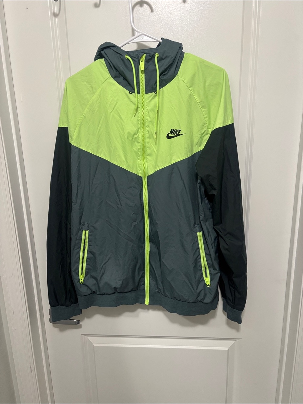 Nike Men’s Neon Lime and Dark Gray Hooded Windbreaker